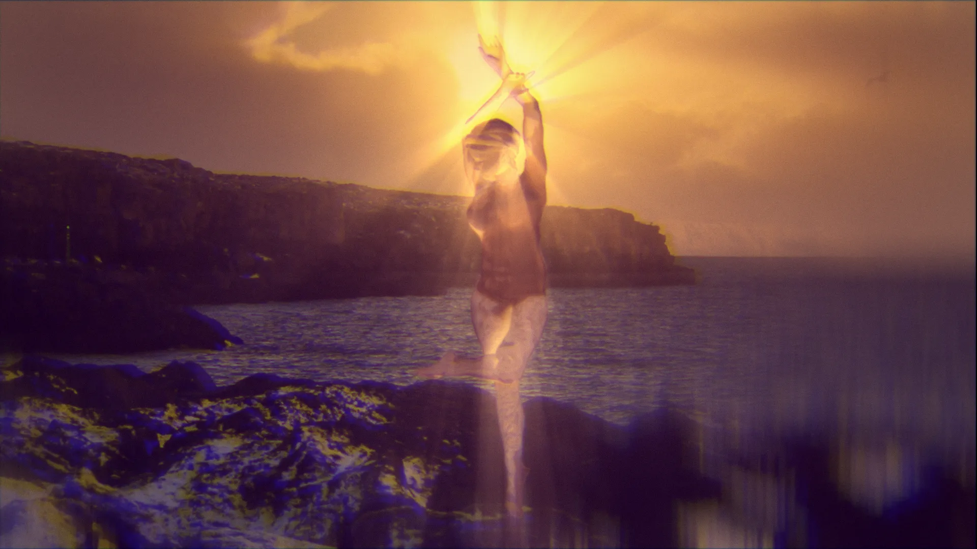 N U I T - A story of light, life, dust