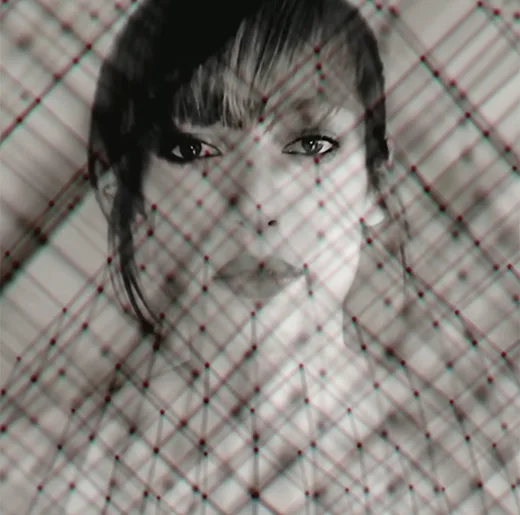 Jenn Ayache; Forteresse; lyrics video still